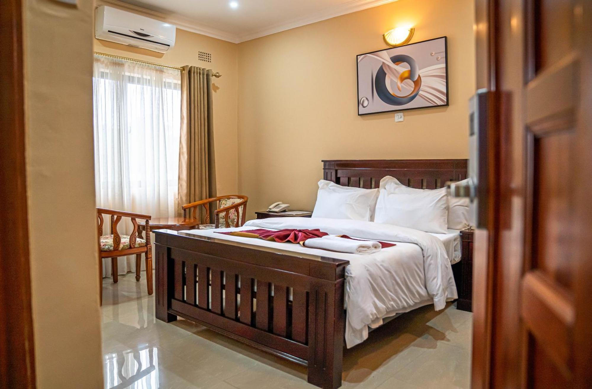 Nyamfinzi Hotel Chipata Exterior photo